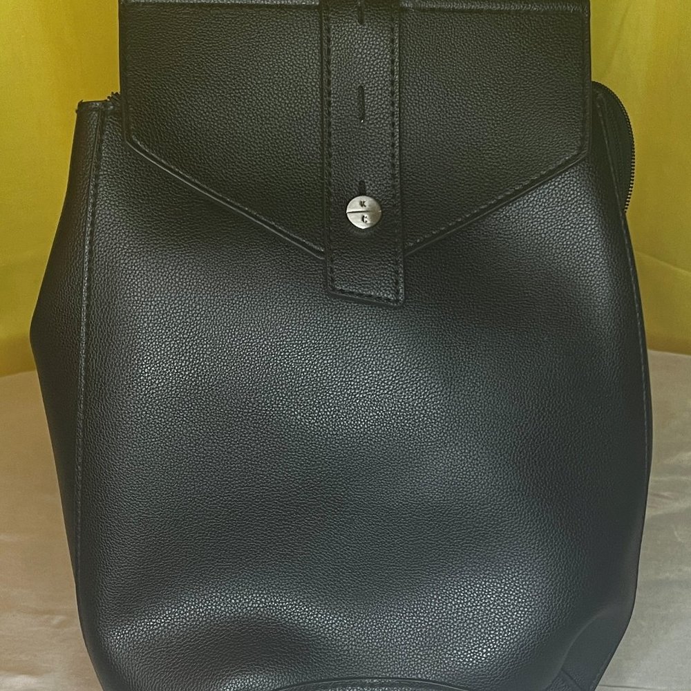 Kenneth Cole Sling back Back Pack Black